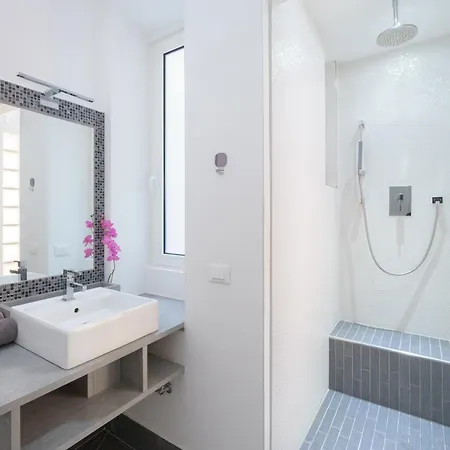 Marina's Art Of Living At San Giusto Castle アパート